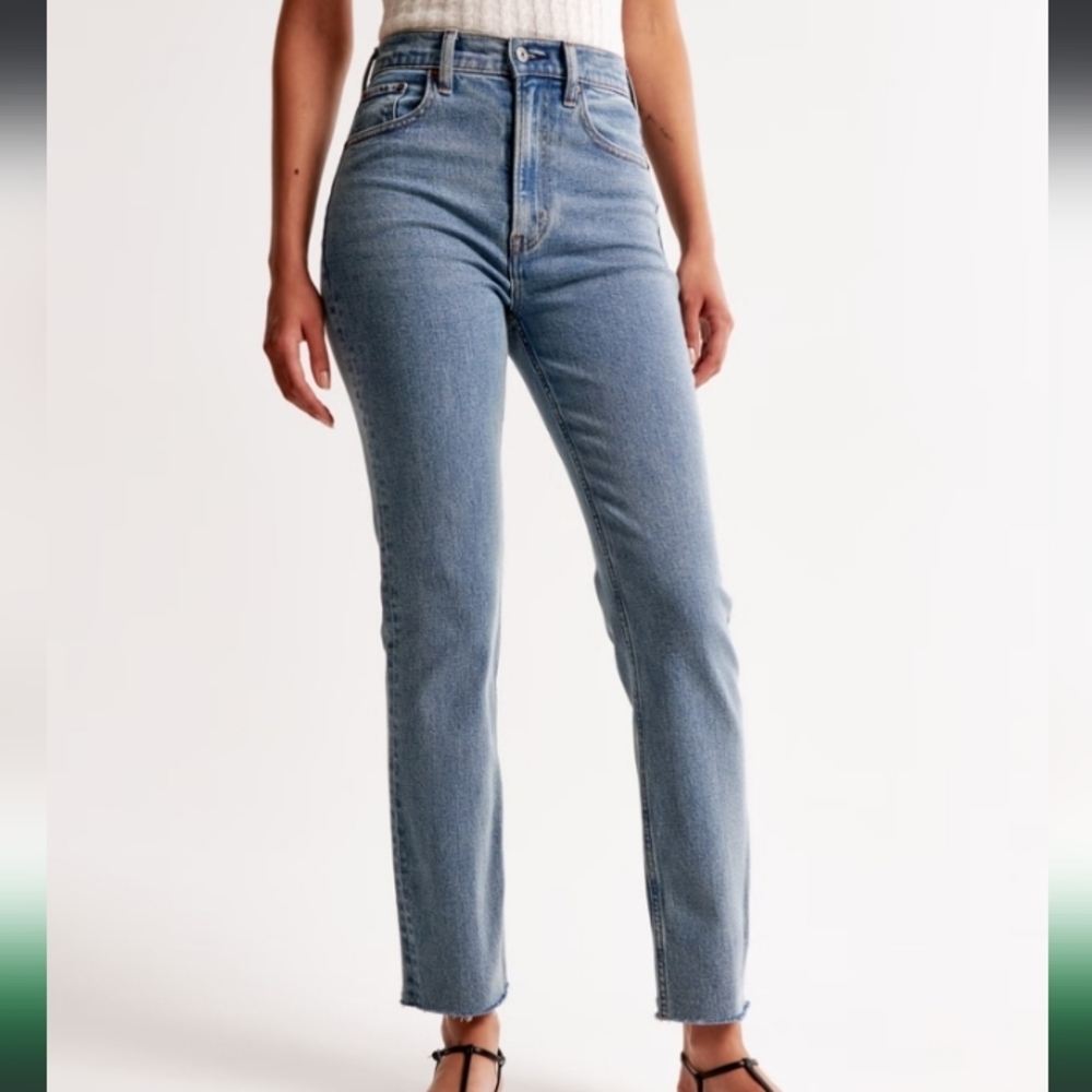 Abercrombie and Fitch Ultra High Rise Ankle Straight Jeans Size 31